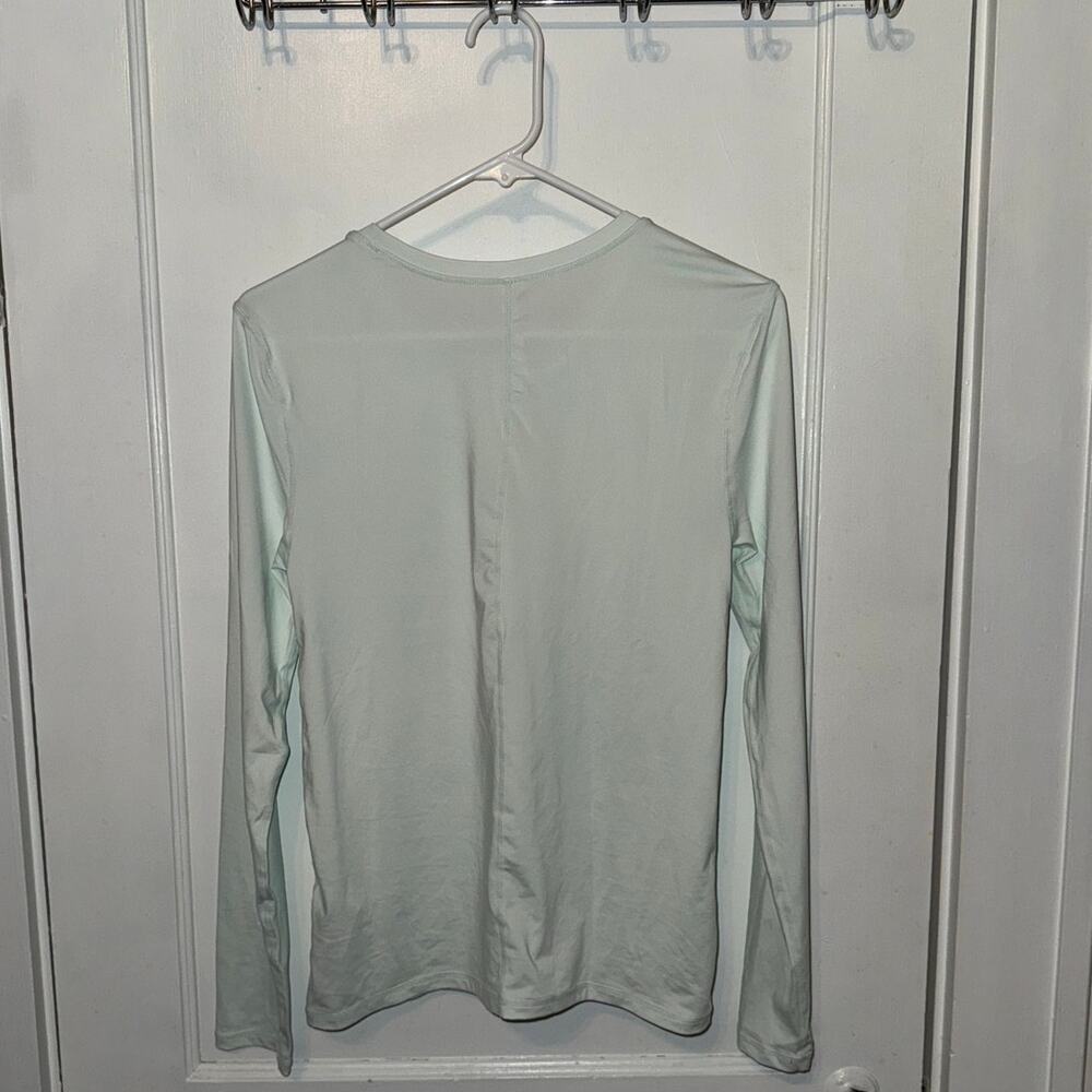 New Fabletics Phoenix Lite Long Sleeve Top Ice Cube size S - Picture 7 of 7